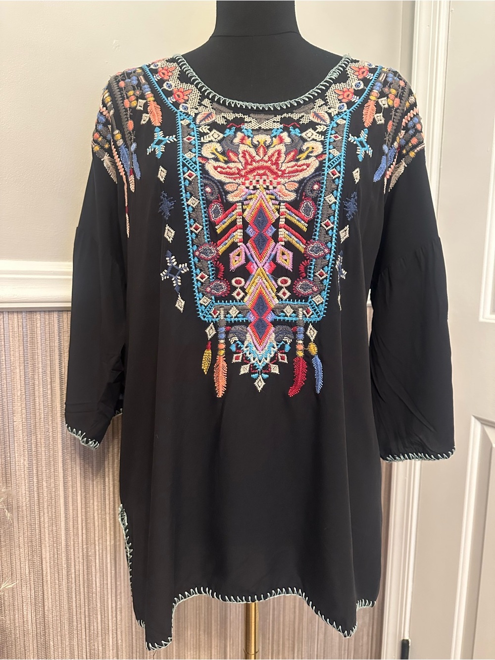 Vakakado Black Embroidered Boho Tunic Top Women Small NWT Rayon Folk Blouse